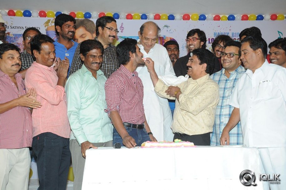 Aadi-Birthday-Celebrations-With-Pyaar-Mein-Padipoyane-Team